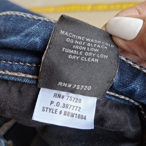 Buckle Black Curvy Fit No. 76 Bootcut Blue Denim Stretch Jeans Women Size 31x32 - Picture 15 of 16